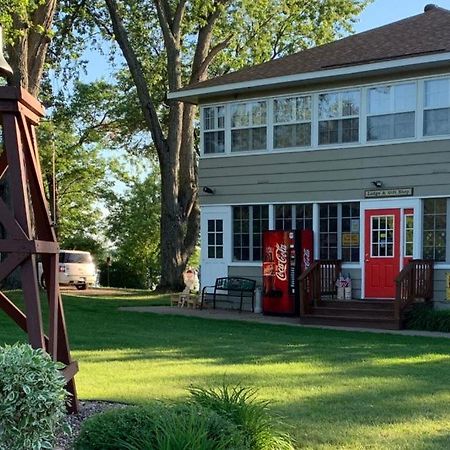 Train Bell Resort Merrifield Bagian luar foto